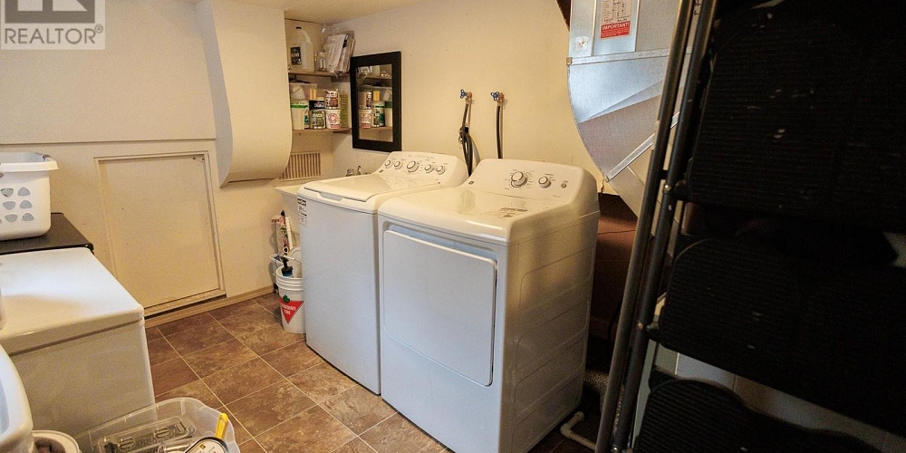 4922 LAMBLY AVENUE Terrace Photo 24