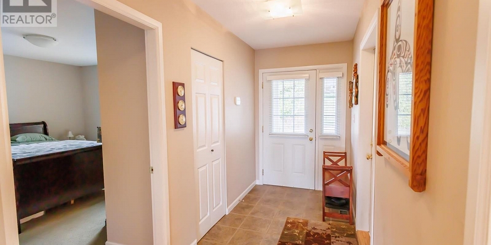 3 4022 YEO STREET Terrace Photo 14