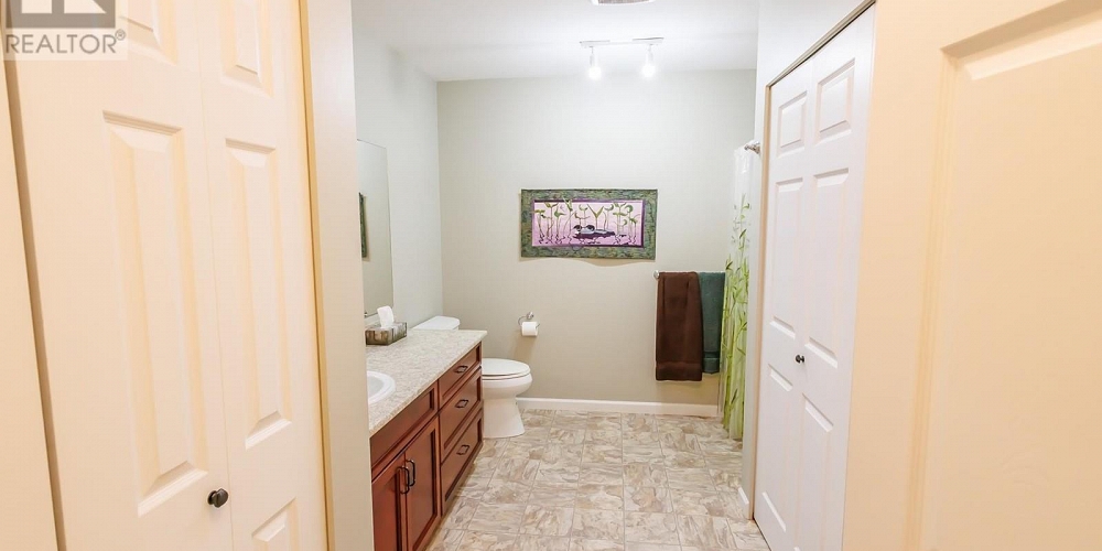 3 4022 YEO STREET Terrace Photo 16