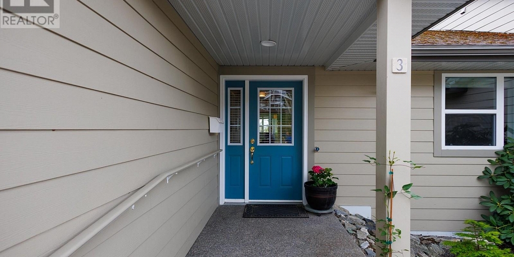 3 4022 YEO STREET Terrace Photo 29