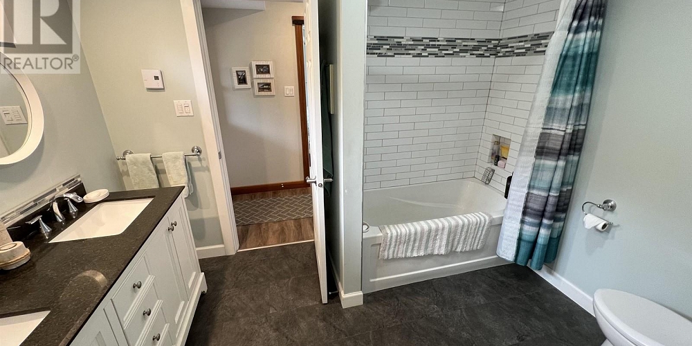 2765 FIRST AVENUE Terrace Photo 13