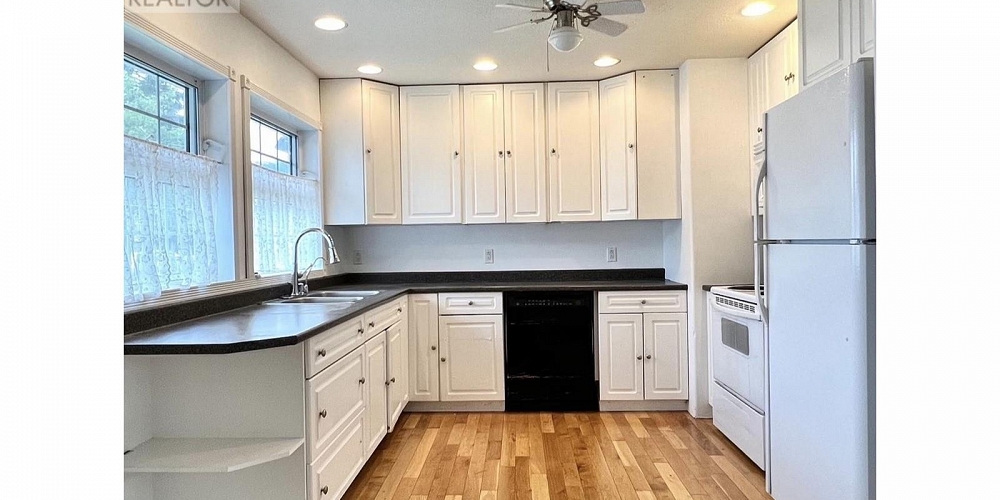 53 WREN STREET Kitimat Photo 3