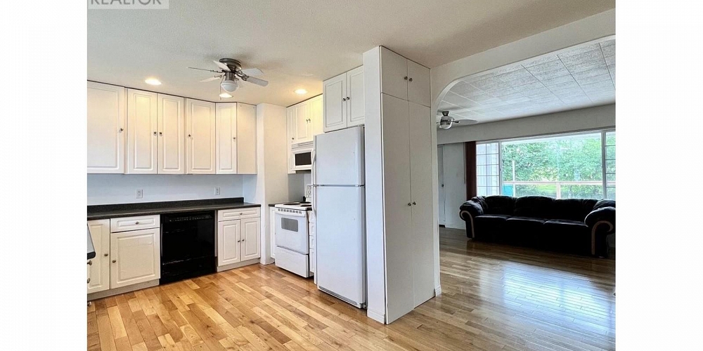 53 WREN STREET Kitimat Photo 4