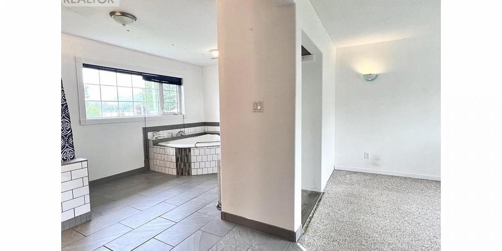 53 WREN STREET Kitimat Photo 7