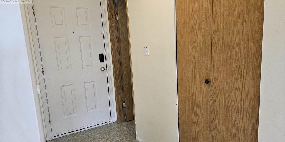 5011 GRAHAM AVENUE Terrace Photo 6