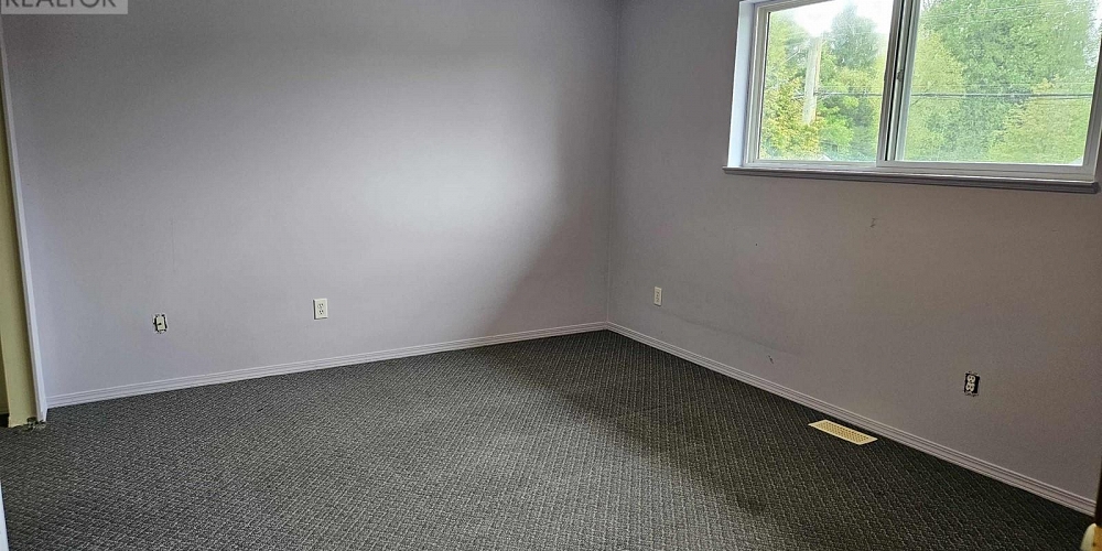 5011 GRAHAM AVENUE Terrace Photo 7