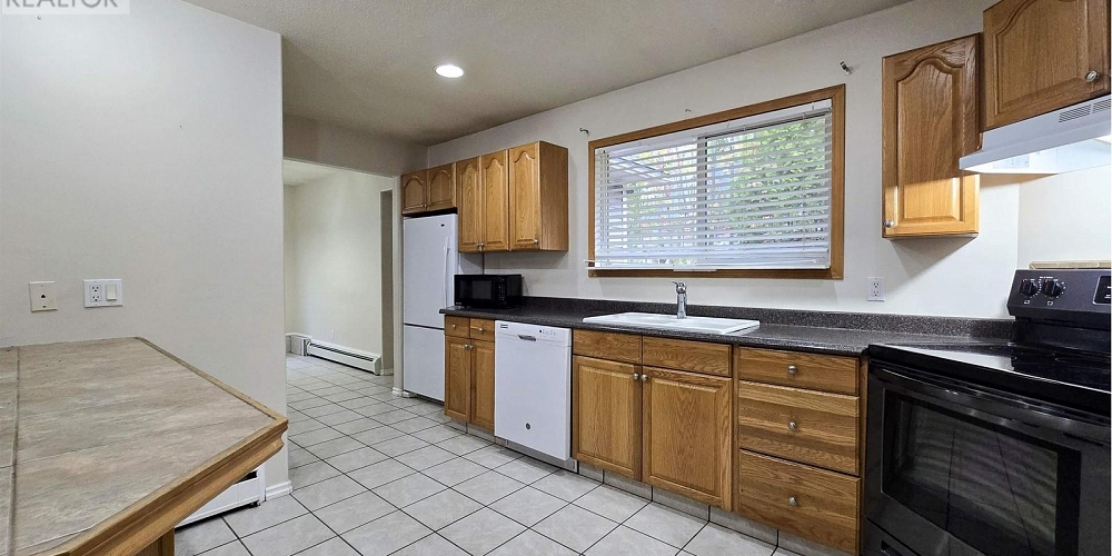 69 CAPILANO STREET Kitimat Photo 4