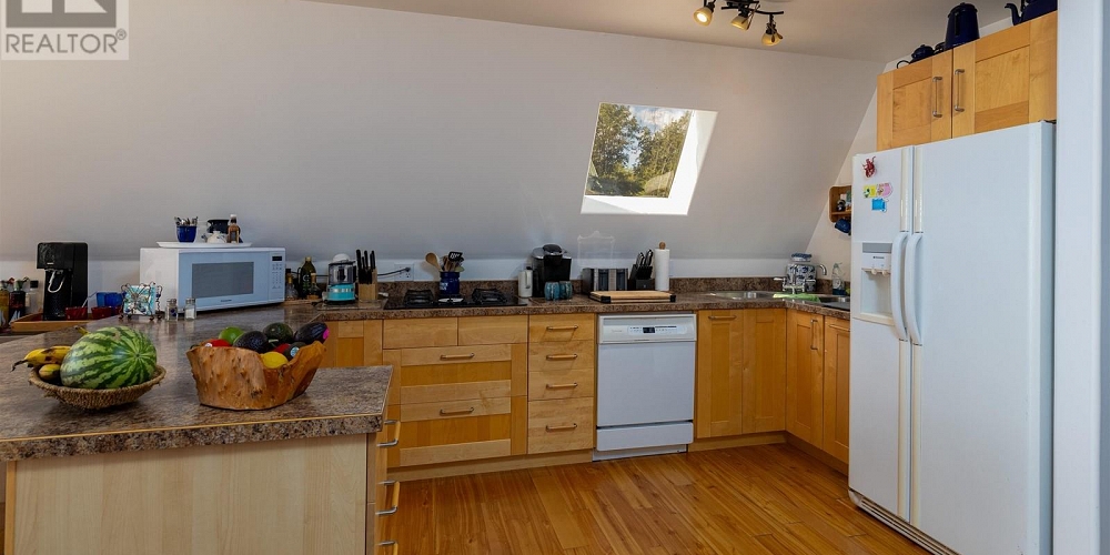 4685 LAKESIDE DRIVE Terrace Photo 4