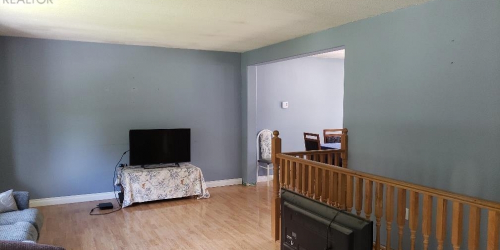 2847 THORNHILL STREET Terrace Photo 10