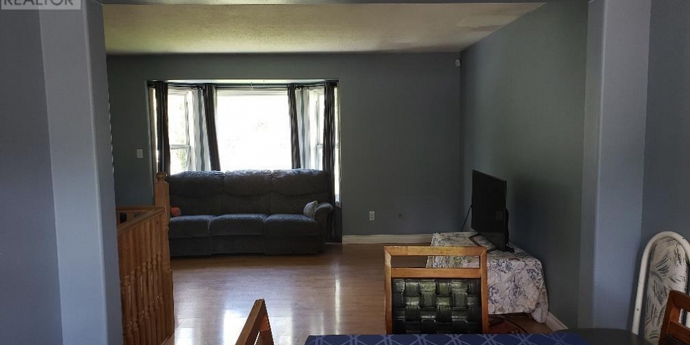 2847 THORNHILL STREET Terrace Photo 6