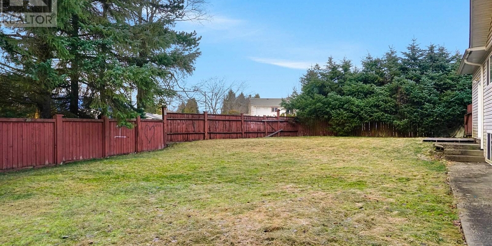71 RALEY STREET Kitimat Photo 18
