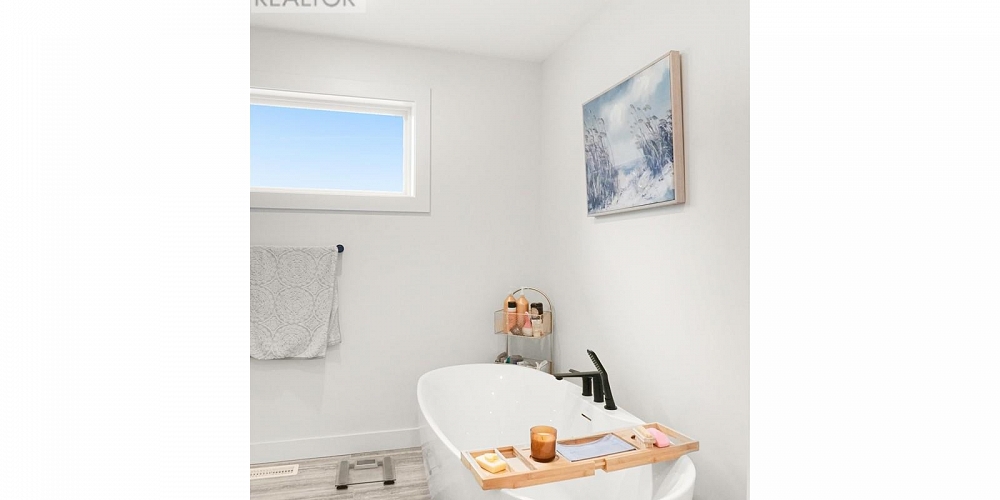 16 ROBINSON STREET Kitimat Photo 22