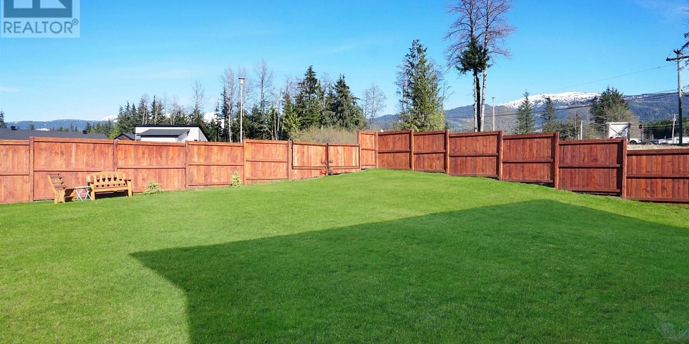 16 ROBINSON STREET Kitimat Photo 28