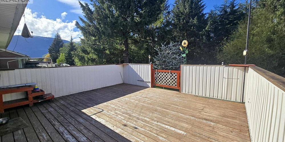 1452 ALBATROSS AVENUE Kitimat Photo 3