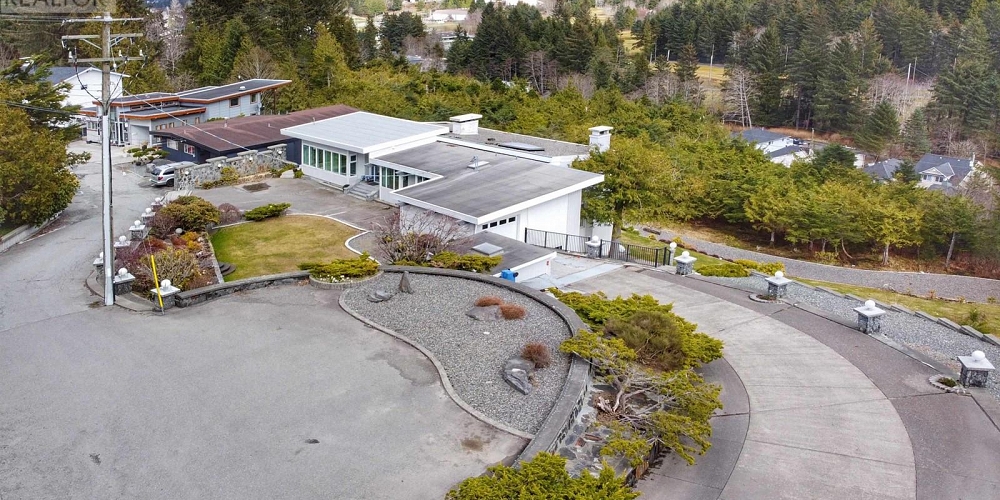 931-933 SUMMIT AVENUE Prince Rupert Photo 2