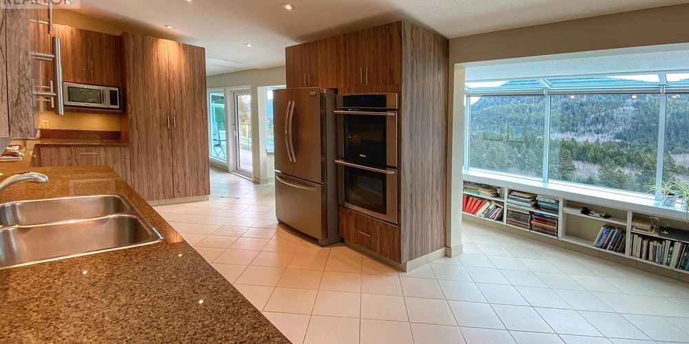 931-933 SUMMIT AVENUE Prince Rupert Photo 8