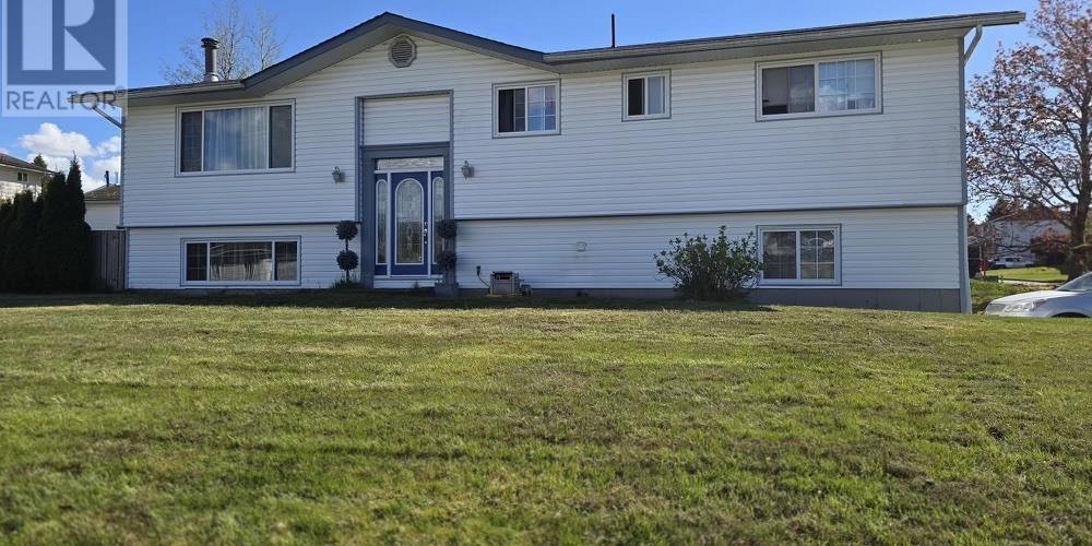 107 BRAUN STREET Kitimat Photo 2