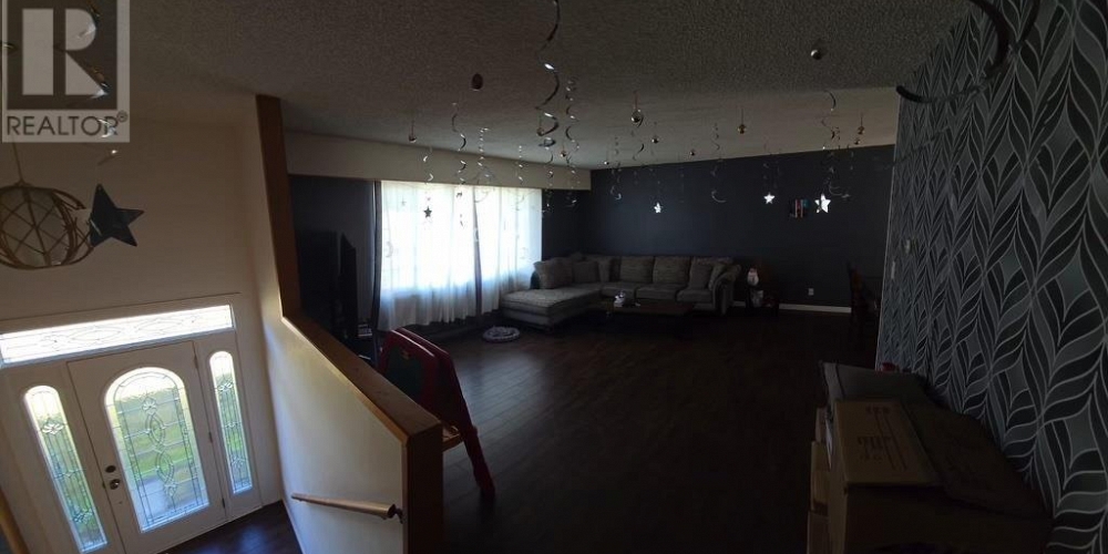 107 BRAUN STREET Kitimat Photo 3
