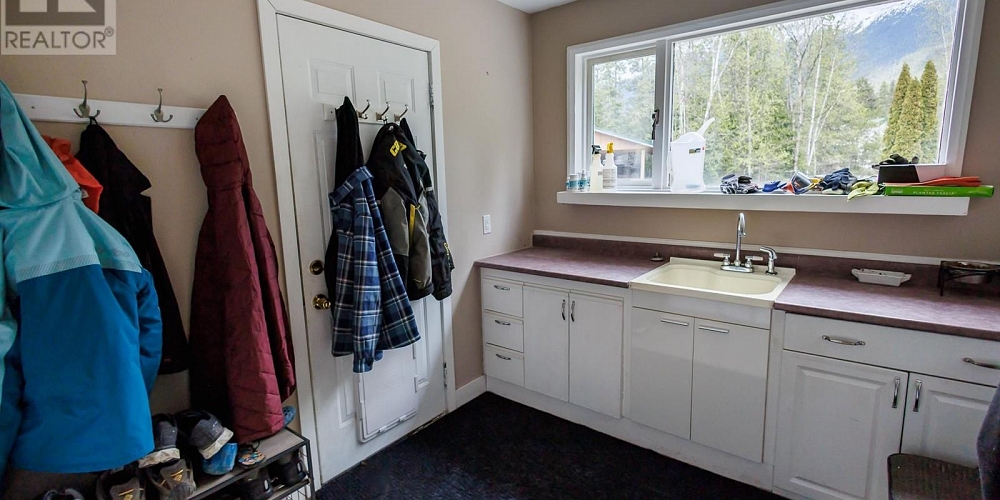 505 SOCKEYE CREEK STREET Lakelse Lake Photo 14
