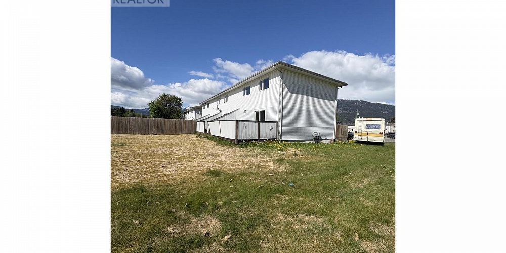 75 WEDEENE STREET Kitimat Photo 3