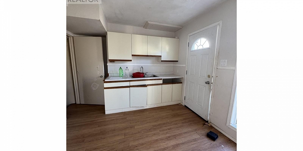 77 WEDEENE STREET Kitimat Photo 2
