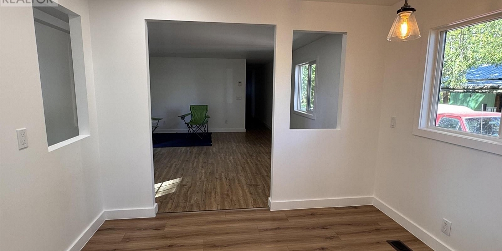 16 5016 PARK AVENUE Terrace Photo 6