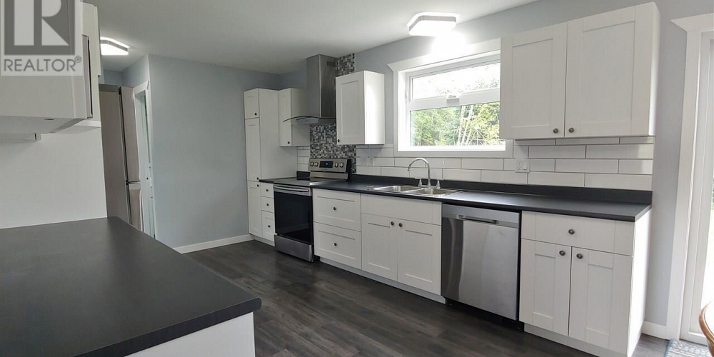 135 BAXTER AVENUE Kitimat Photo 6