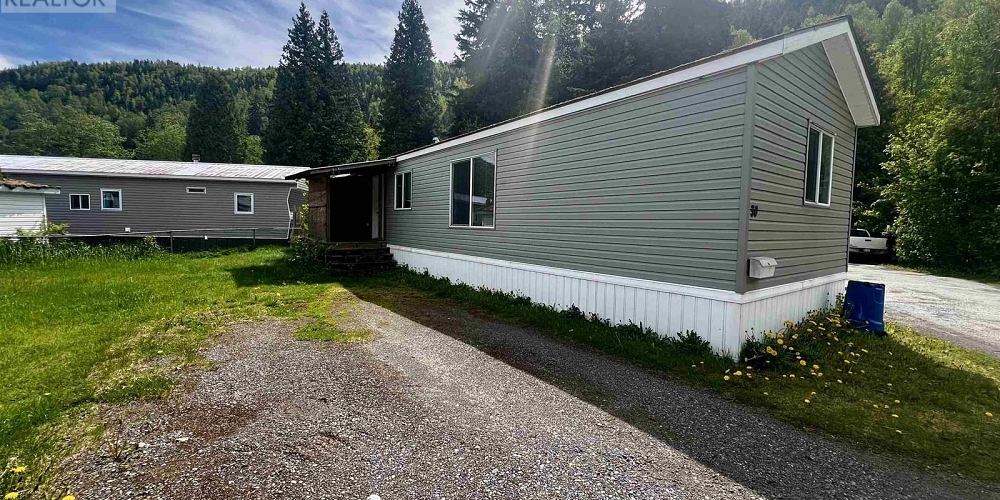 30 4619 QUEENSWAY DRIVE Terrace Photo 2