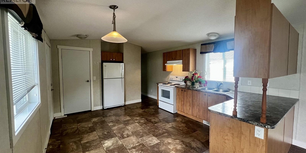 30 4619 QUEENSWAY DRIVE Terrace Photo 4