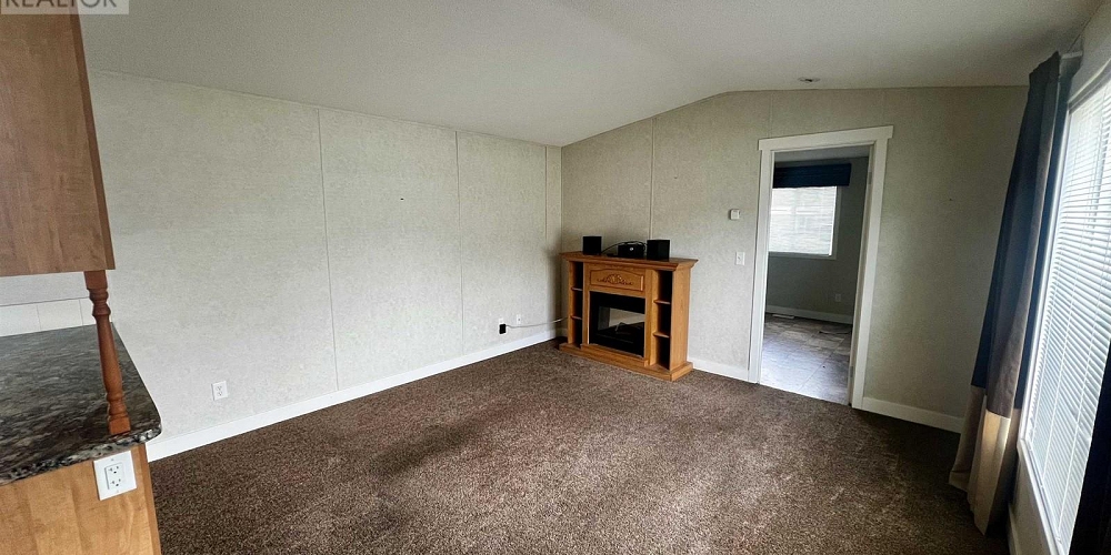 30 4619 QUEENSWAY DRIVE Terrace Photo 9