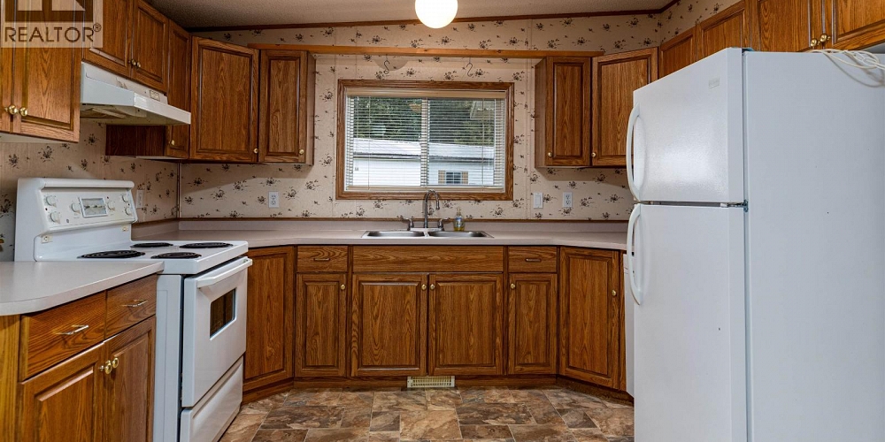8 4619 QUEENSWAY DRIVE Terrace Photo 10