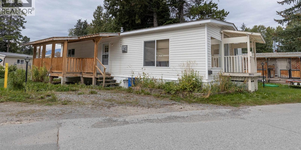 8 4619 QUEENSWAY DRIVE Terrace Photo 3