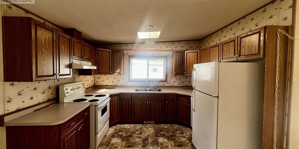 8 4619 QUEENSWAY DRIVE Terrace Photo 8