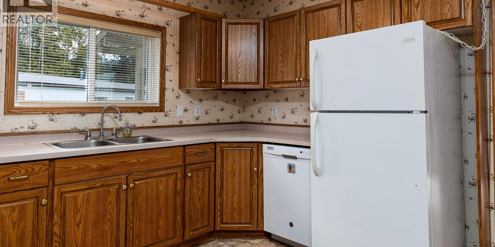 8 4619 QUEENSWAY DRIVE Terrace Photo 9