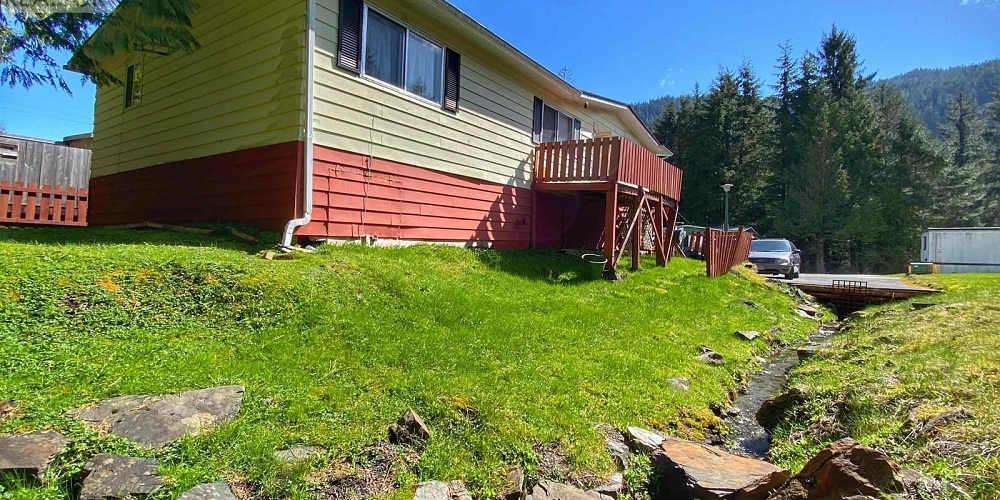 75 HAYS VALE DRIVE Prince Rupert Photo 2