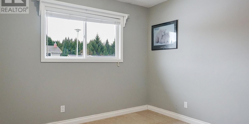 7 DUNN STREET Kitimat Photo 2