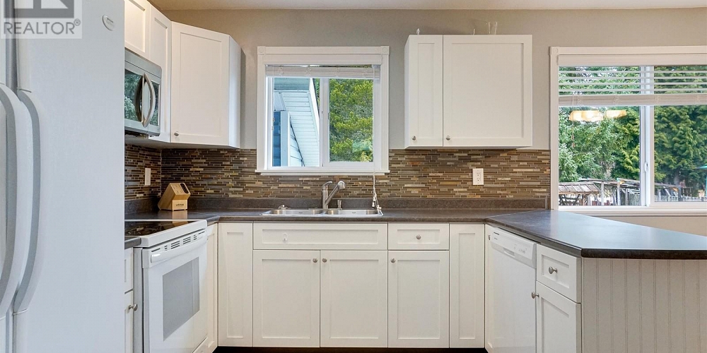 7 DUNN STREET Kitimat Photo 8
