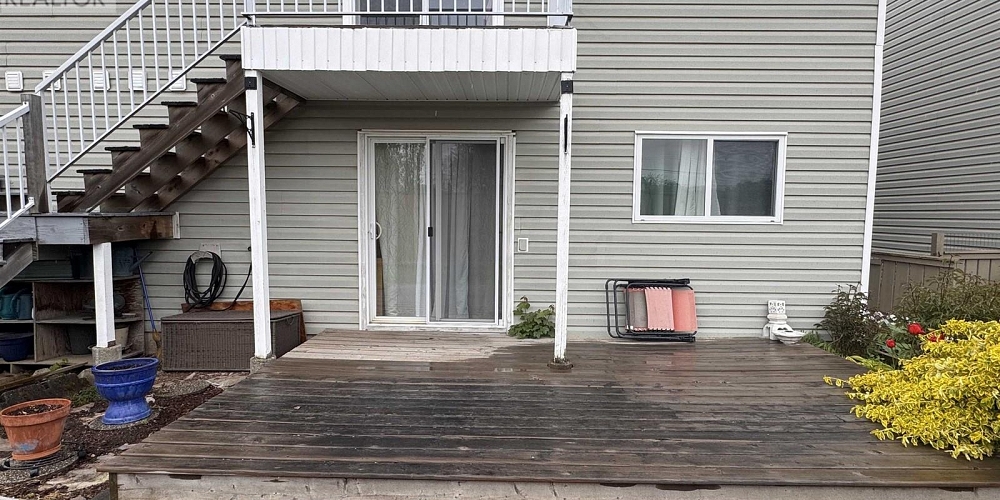 1 4739 WALSH AVENUE Terrace Photo 2