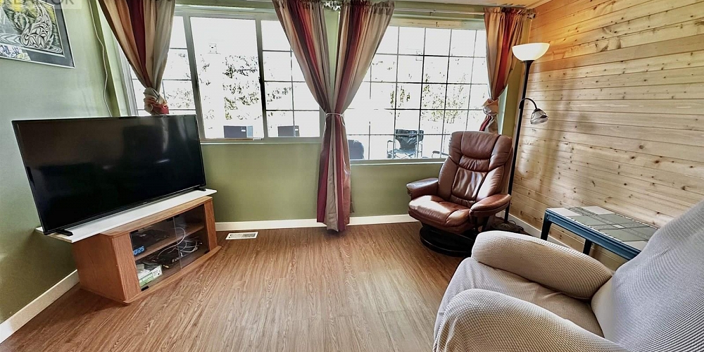 2605 FIRST AVENUE Terrace Photo 7