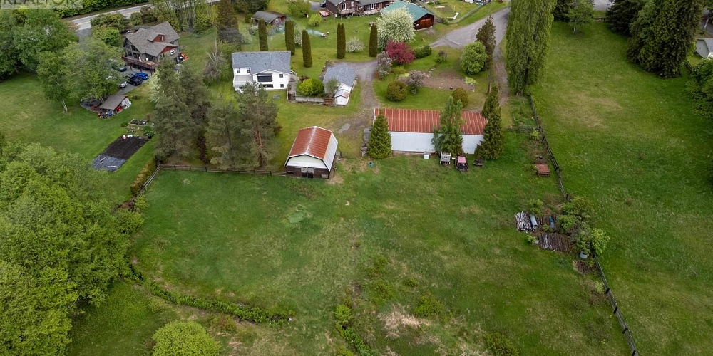 4670 LOWRIE AVENUE Terrace Photo 2