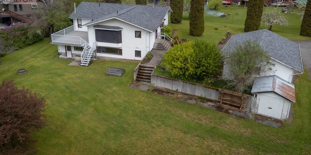 4670 LOWRIE AVENUE Terrace Photo 6