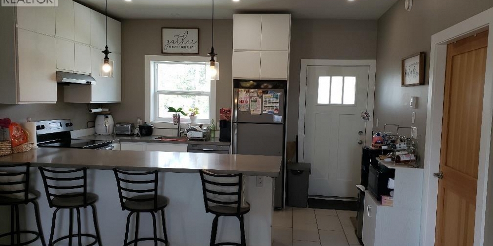 4702 PARK AVENUE Terrace Photo 5