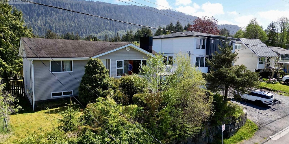 1519 ATLIN AVENUE Prince Rupert Photo 2