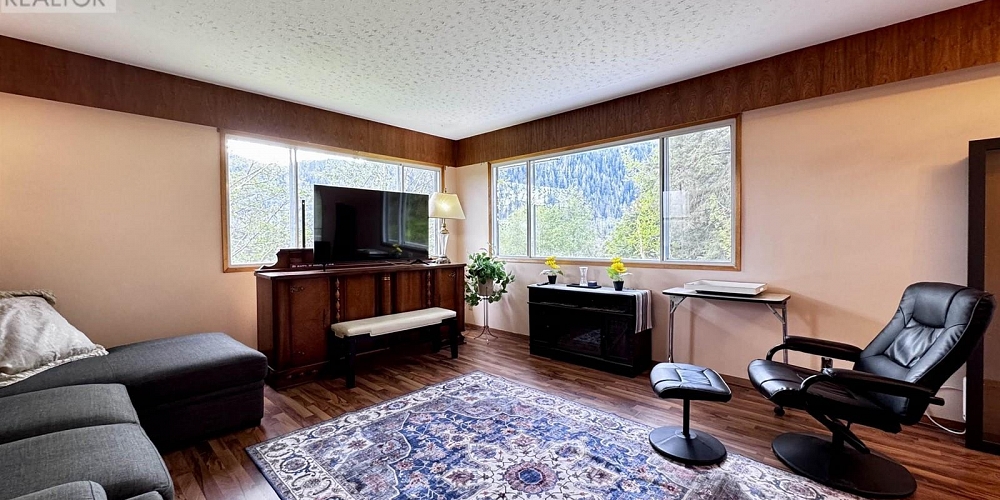 736-738 TAYLOR STREET Prince Rupert Photo 6