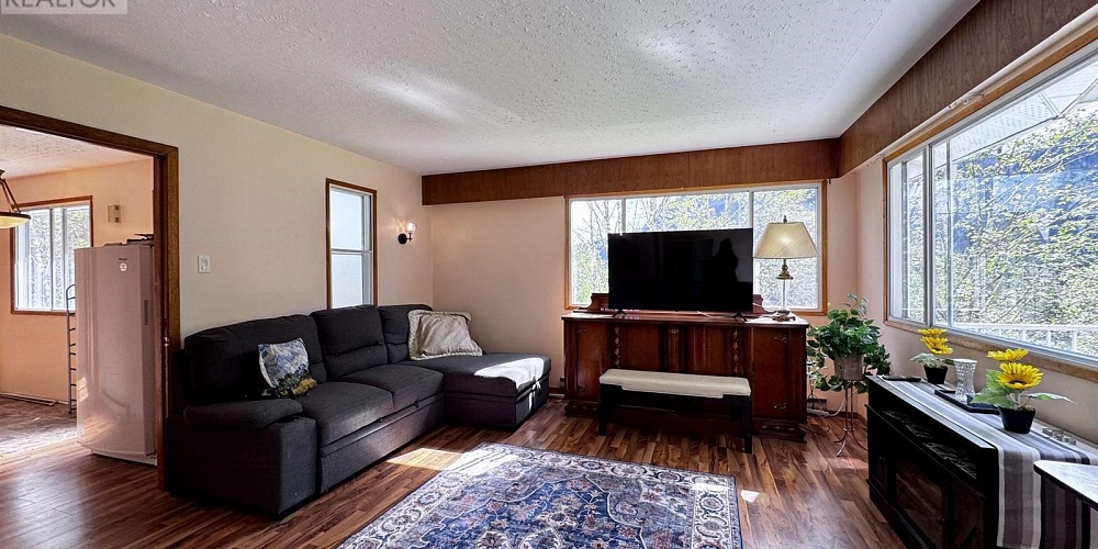 736-738 TAYLOR STREET Prince Rupert Photo 7