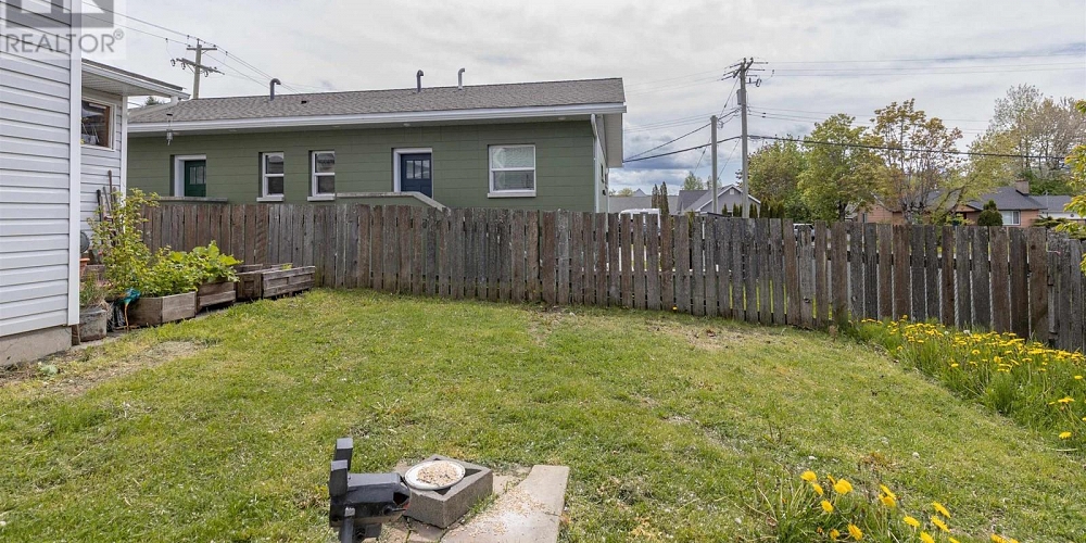 A 3421 KALUM STREET Terrace Photo 11