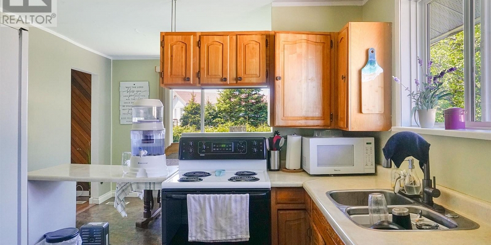 39 WOHLER STREET Kitimat Photo 6