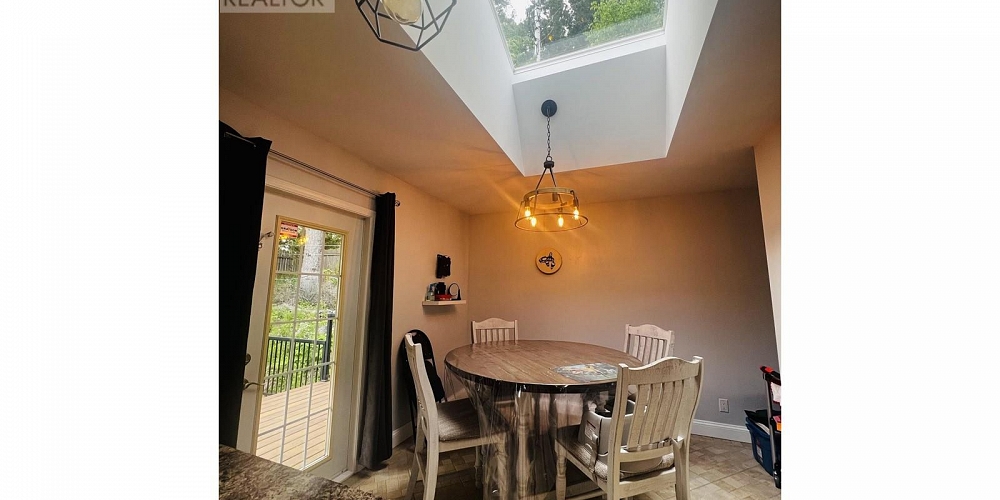 2607 KALUM STREET Terrace Photo 18