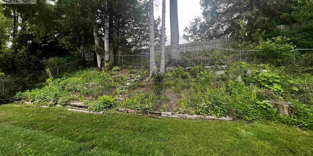2607 KALUM STREET Terrace Photo 25