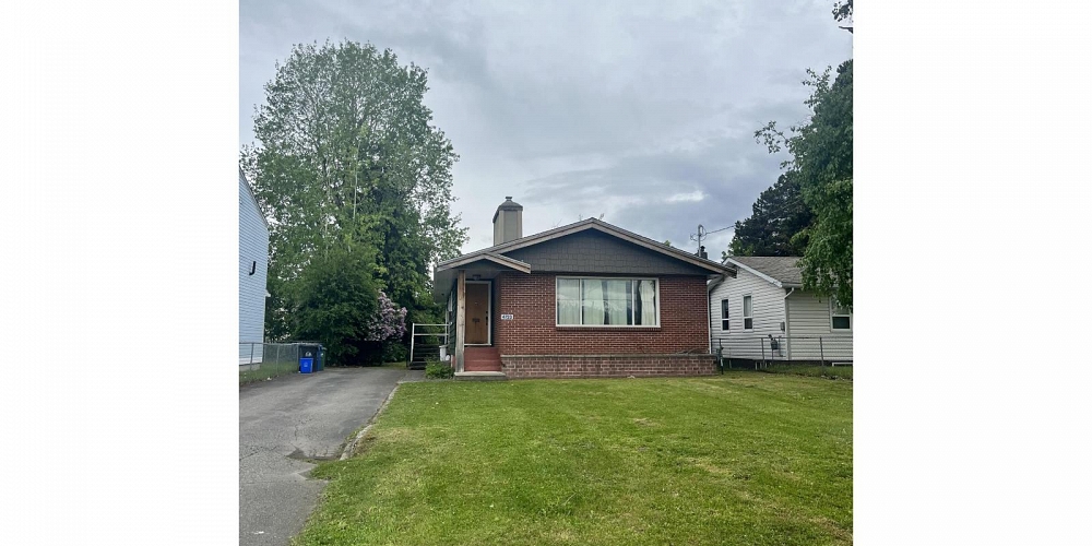 4723 WALSH AVENUE Terrace Photo 2